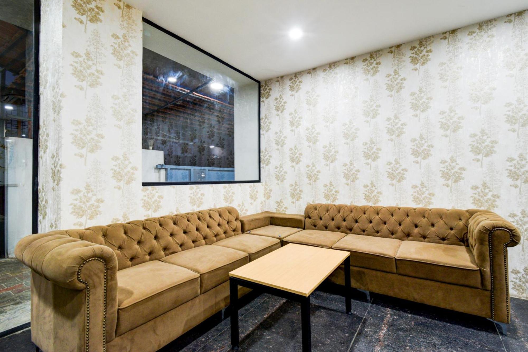 Super Townhouse Unnam Hotels Backside Of Tabala Rasa Pub, Financial District Hyderabad Luaran gambar