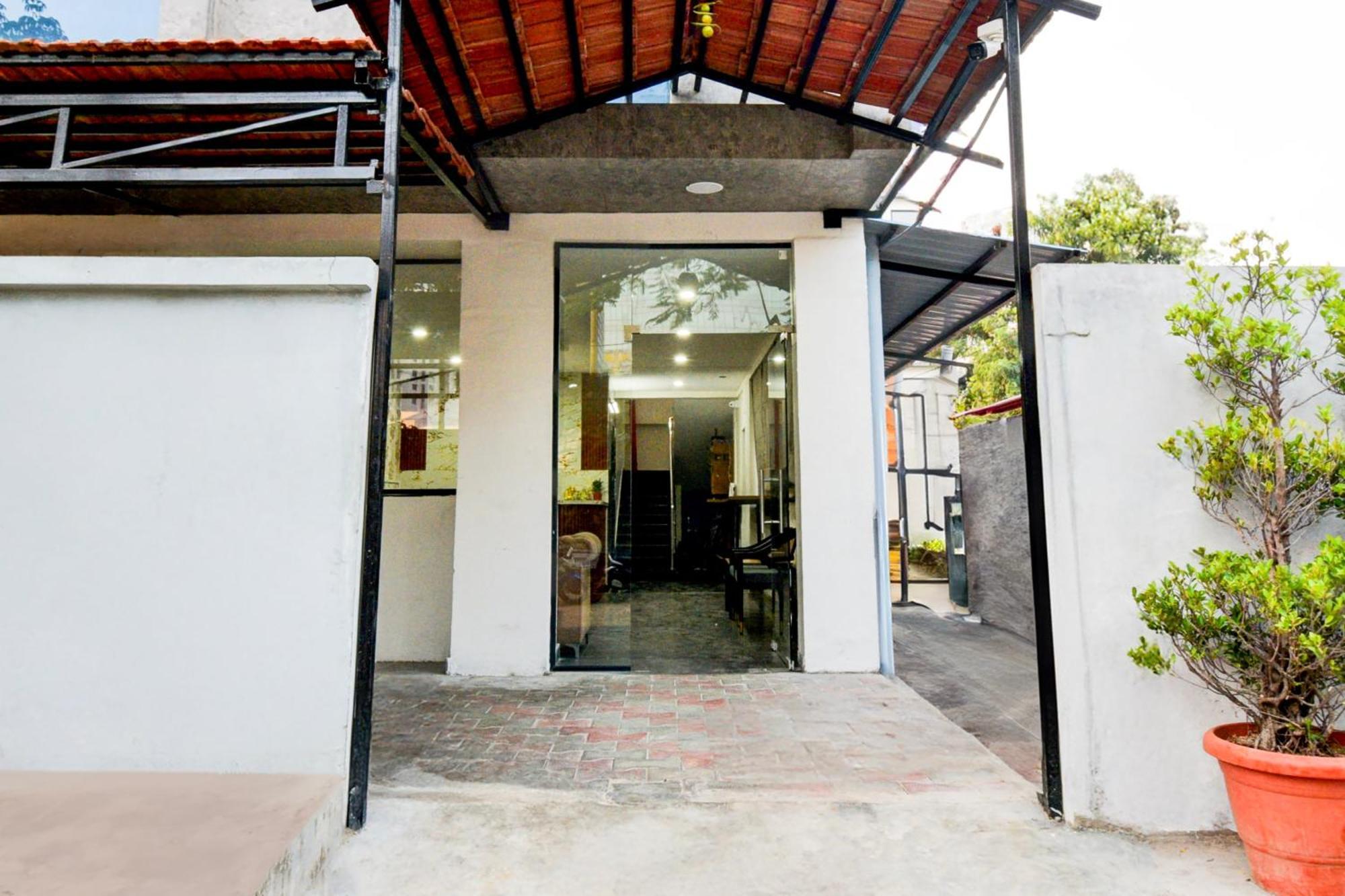 Super Townhouse Unnam Hotels Backside Of Tabala Rasa Pub, Financial District Hyderabad Luaran gambar